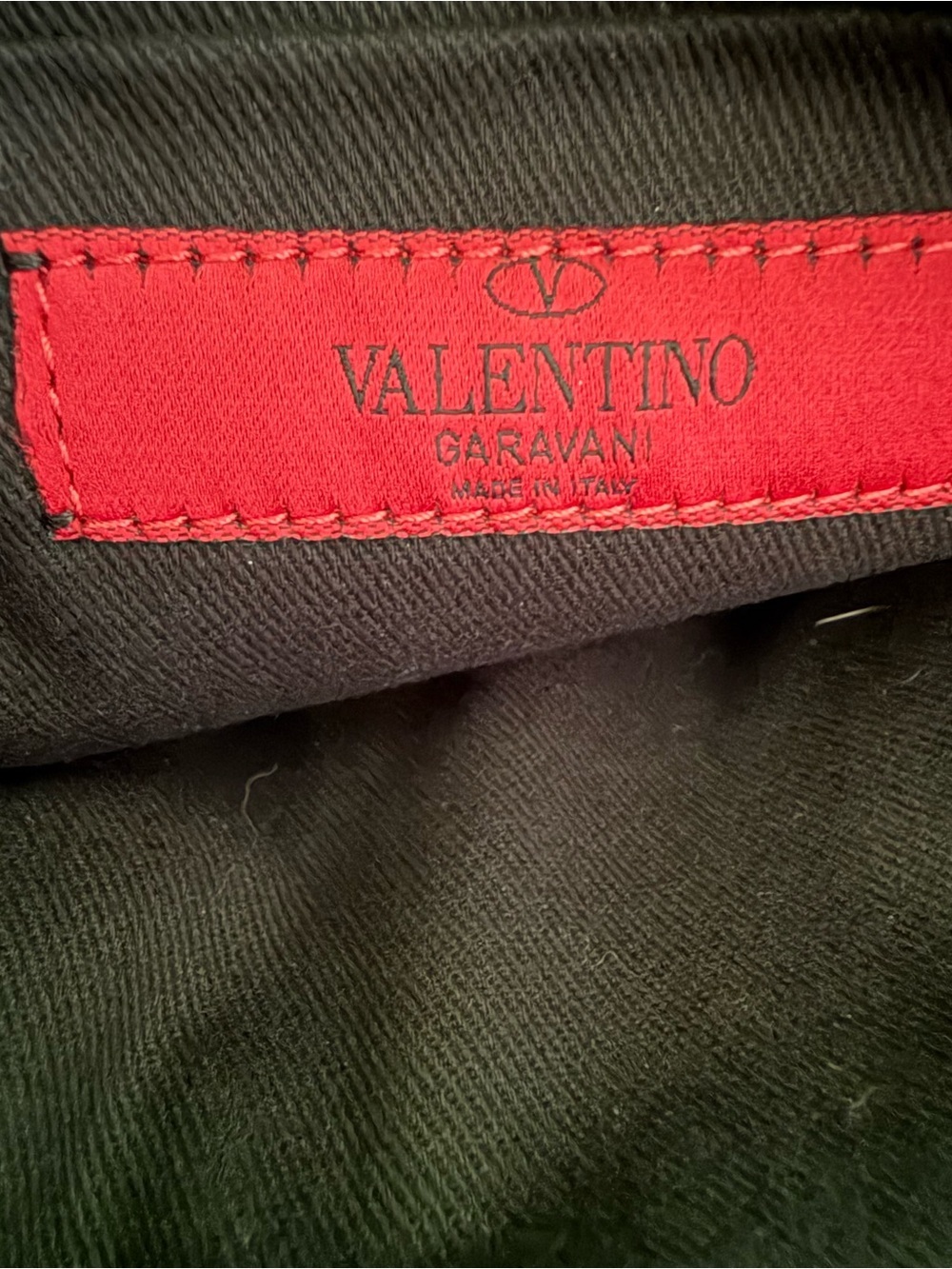 Authentic Valentino Garavani
Bow Accent Crossbody Bag in Blush Pink - Picture 12 of 15